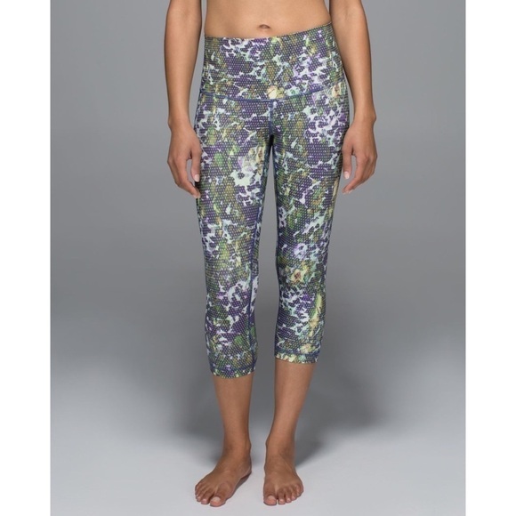 Lululemon Wunder Under Crop Luxtreme Floral Sport 4 - Picture 1 of 7